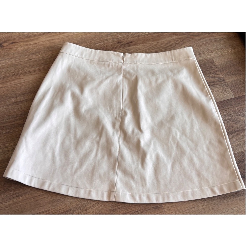 BB Dakota Steve Madden Cream Vegan Leather Mini Skirt Womens Size 10 Off White - Picture 2 of 5